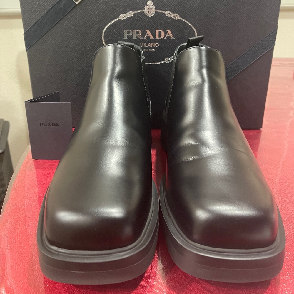 Brand New Prada Men’s Spazzolato Rois- Brushed Leather Chelsea Boots